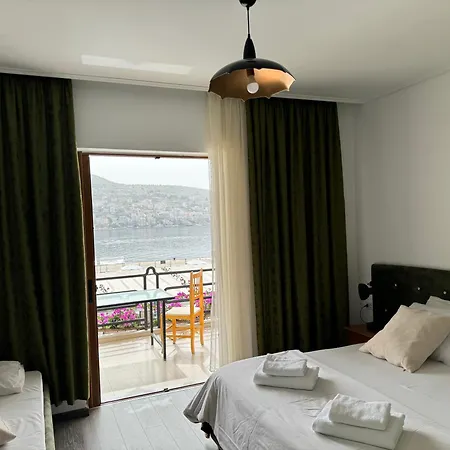 Couette-café Onhezmi 3*