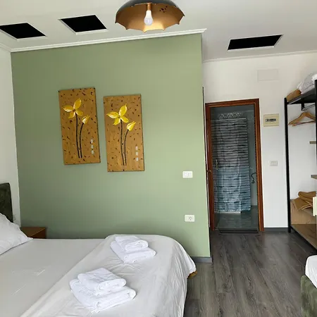 Couette-café Onhezmi Saranda