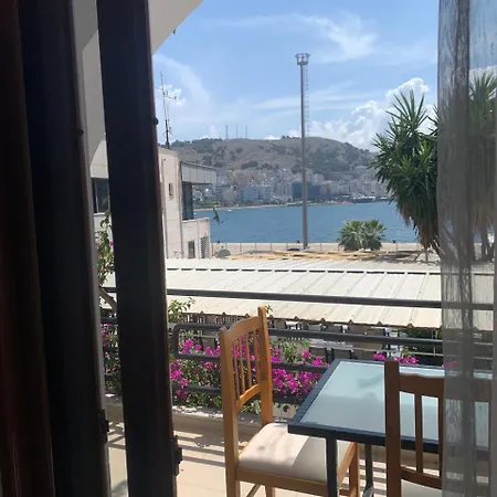 Couette-café Onhezmi Saranda