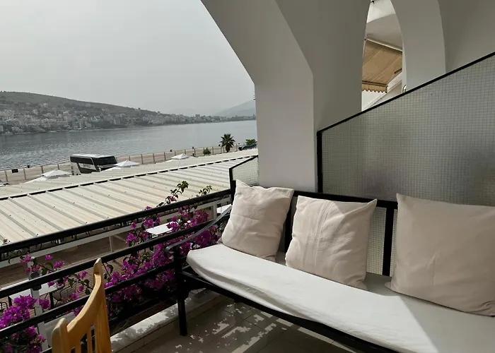 住宿加早餐酒店 Onhezmi Sarandë